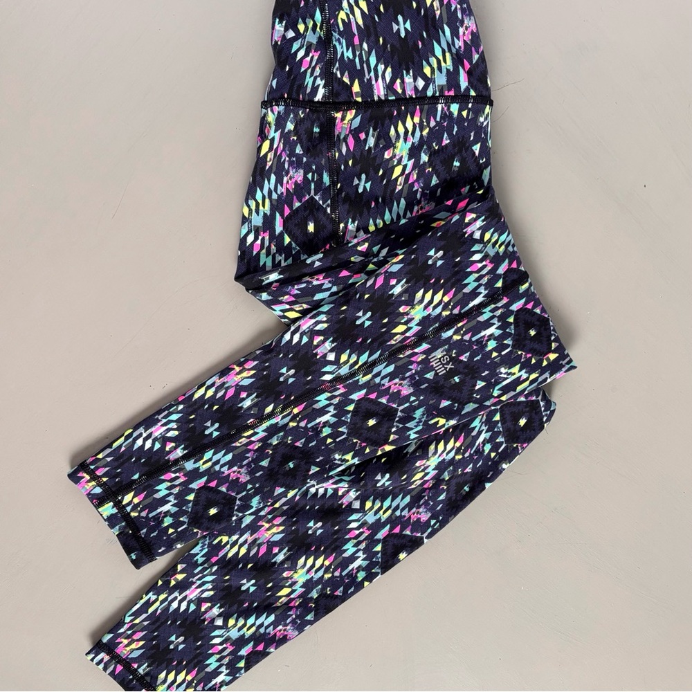 VICTORIA’S SECRET VSX Knockout Bold Neon Aztec Geometrical Print Sport Leggings - Picture 7 of 8